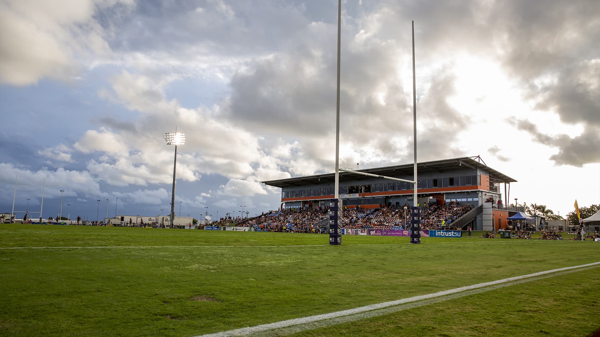 A wide angle view of BB Print Stadium Mackay.