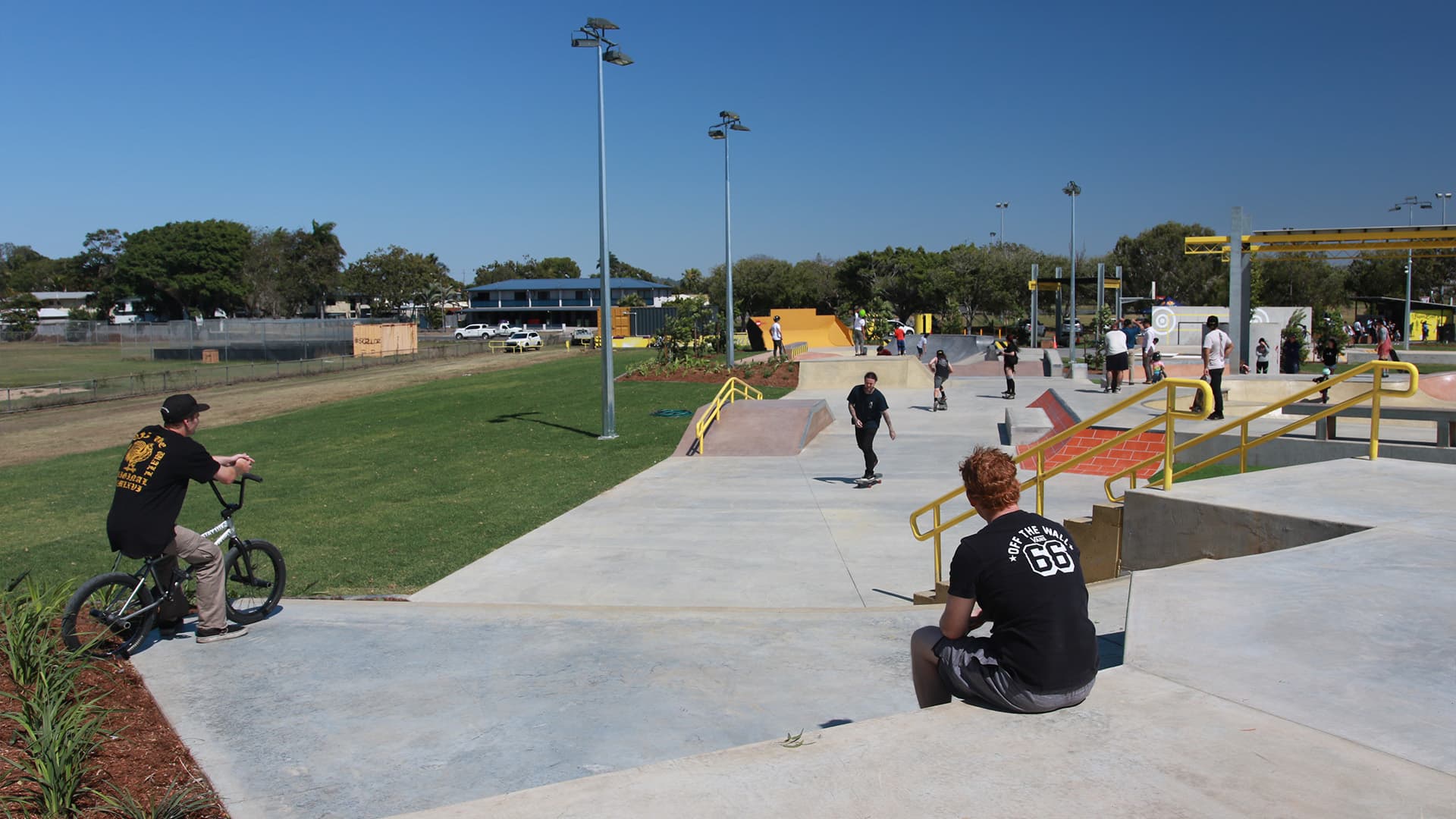 Image of Sugarbowl Mackay with people spread around.